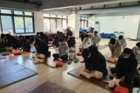 심폐소생술교육(BLS) 사진입니다.